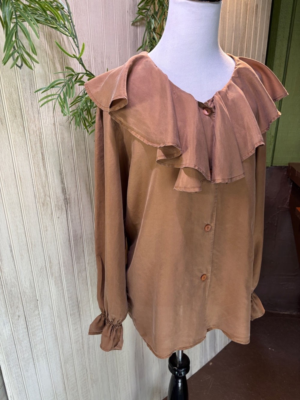 100% Silk Elegant Brown Ruffle Blouse, Best American Clothing Co., EUC, Medium - Picture 3 of 15
